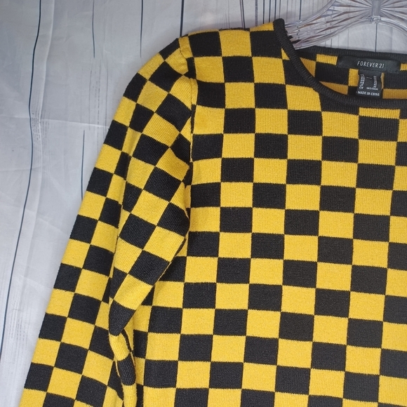 Forever 21 Checkered Black and Yellow Women's Cropped Sweater - Picture 3 of 14